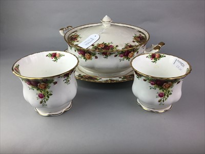 Lot 65 - A ROYAL ALBERT 'OLD COUNTRY ROSES' PART DINNER SERVICE