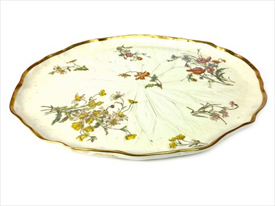 Lot 1337 - A ROYAL WORCESTER OVAL TRAY