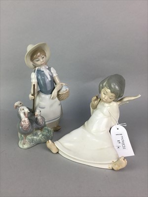 Lot 17 - A LOT OF LLADRO FIGURES