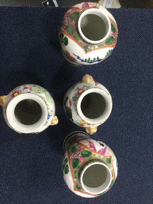 Lot 995 - A PAIR OF EARLY 20TH CENTURY FAMILLE ROSE VASES