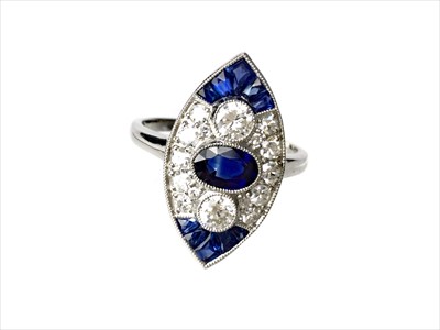 Lot 1361 - A SAPPHIRE AND DIAMOND RING