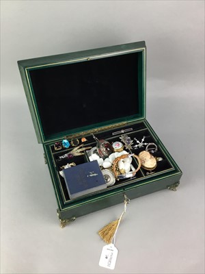 Lot 30 - A LOT OF VARIOUS COSTUME JEWELLERY