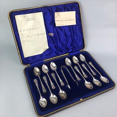 Lot 197 - A SET OF TWELVE SILVER COFFEE SPOONS IN A FITTED CASE