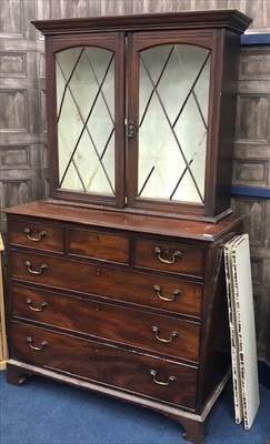 Lot 108 - AN EARLY 19TH CENTURY MAHOGANY CHEST OF DRAWERS