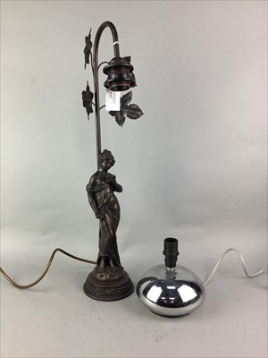 Lot 122 - A LOT OF FIVE TABLE LAMPS