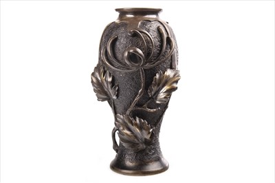 Lot 1015A - EARLY 20TH CENTURY JAPANESE BRONZE VASE