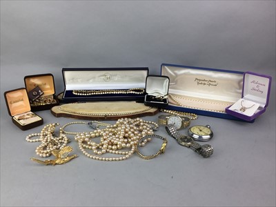 Lot 20A - A LOT OF GOLD AND COSTUME JEWELLERY