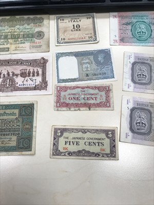 Lot 37 - A LOT OF COINS AND INTERNATIONAL BANKNOTES