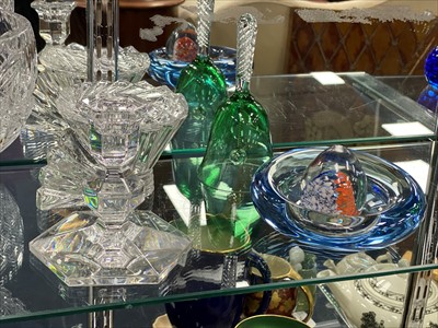 Lot 316 - A LOT OF CRYSTAL AND GLASS WARE INCLUDING BOWLS AND CANDLESTICKS