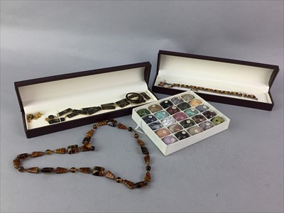 Lot 317 - A LOT OF JEWELLERY INCLUDING AMBER AND HARDSTONE SET PIECES