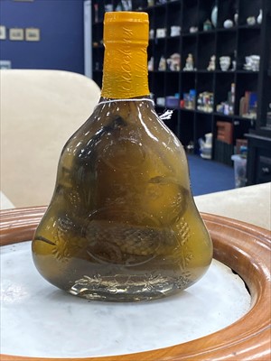 Lot 323 - A SNAKE AND SCORPION IN A BOTTLE