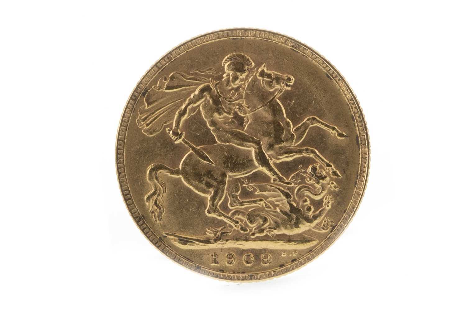 Lot 32 - A GOLD SOVEREIGN, 1909