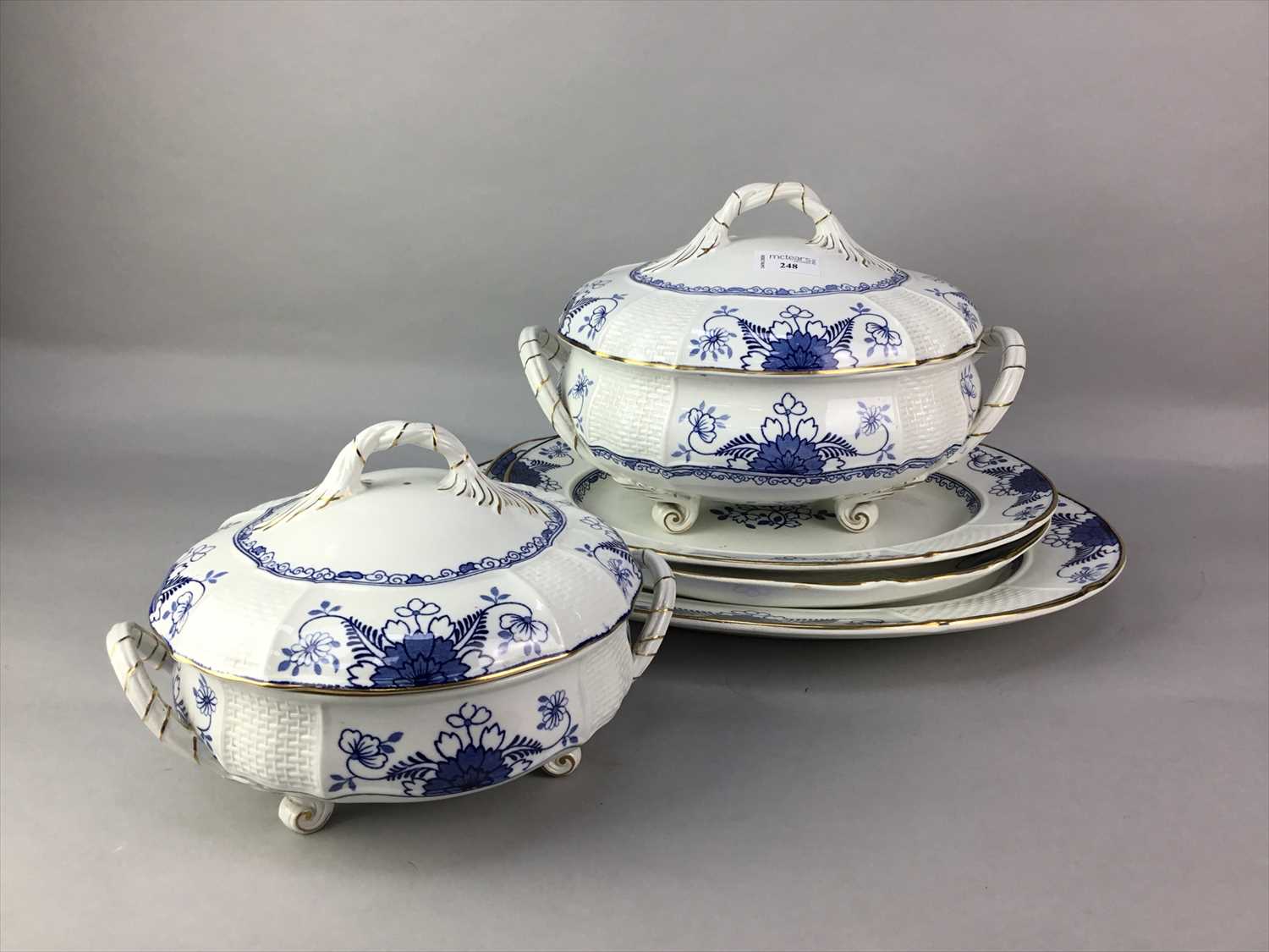 Lot 248 - A SAXON WEDGWOOD ETRURIA ENGLAND PART DINNER SERVICE