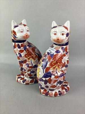 Lot 104 - A PAIR OF 20TH CENTURY JAPANESE IMARI CATS