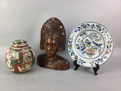 Lot 79 - A 20TH CENTURY CHINESE FAMILLE VERTE GINGER JAR AND OTHER ITEMS