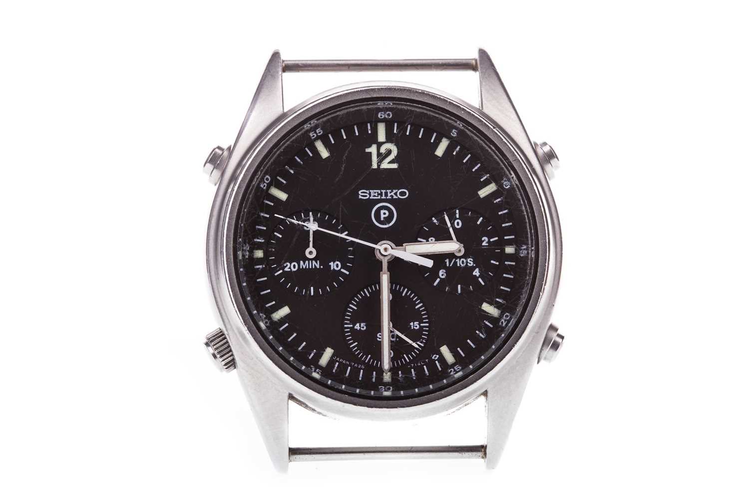 Lot 811 - A GENTLEMAN'S SEIKO MILITARY ISSUE WATCH