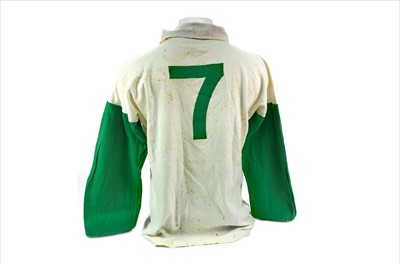 Lot 1910 - STEVIE CHALMERS OF CELTIC F.C. - HIS CELTIC 'AWAY' JERSEY