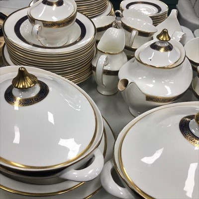 Lot 214 - A ROYAL DOULTON HARLOW PATTERN DINNER SERVICE