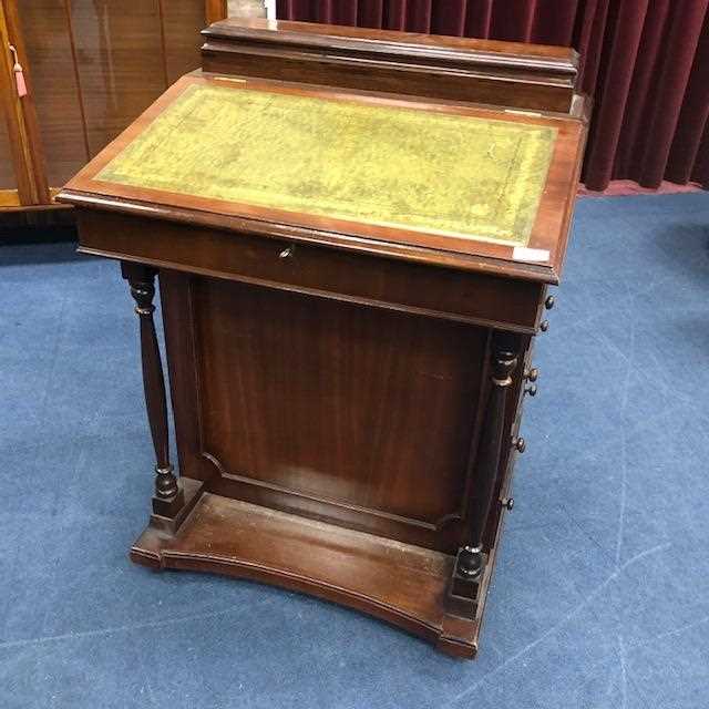 Lot 237 - A REPRODUCTION MAHOGANY DAVENPORT WRITING DESK