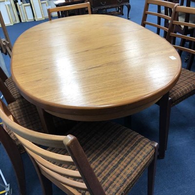 Lot 238 - A RETRO DINING TABLE AND SIX CHAIRS