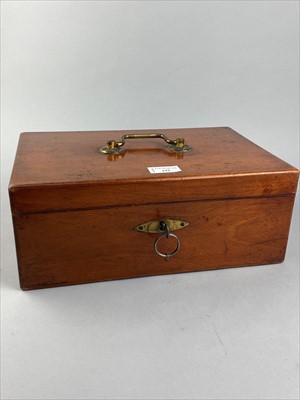 Lot 192 - A VICTORIAN MAHOGANY BOX AND A DIE STAMP