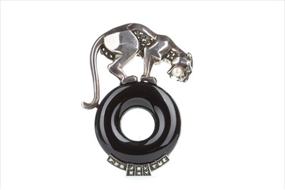 Lot 383 - SILVER ONYX PANTHER BROOCH