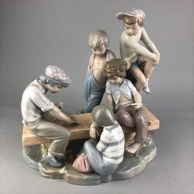 Lot 319 - A CERAMIC FIGURE GROUP