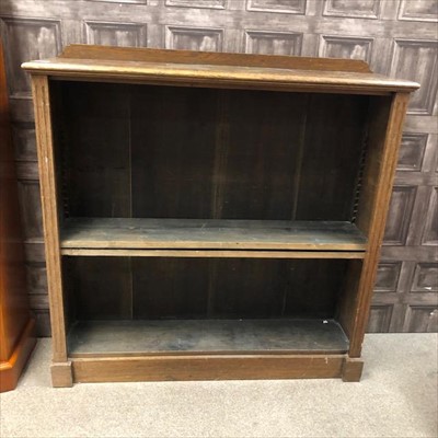 Lot 400 - AN OAK DWARF OPEN BOOKCASE