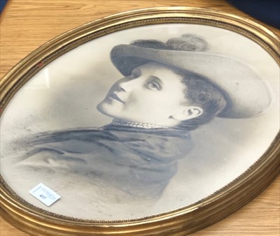 Lot 405 - A FRAMED PORTRAIT OF A LADY