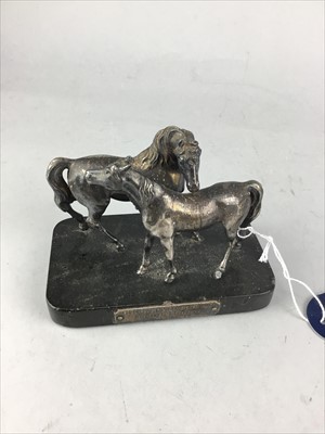 Lot 425 - AN EDWARDIAN EQUESTRIAN TROPHY AND A PLAQUE