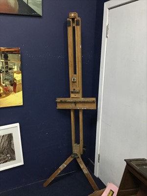 Lot 470 - AN ARTIST'S EASEL