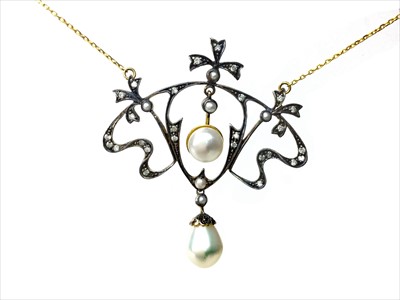 Lot 413 - A PEARL AND DIAMOND NECKLACE