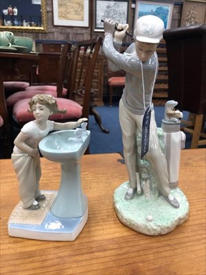 Lot 514 - A LOT OF TWO LLADRO FIGURES