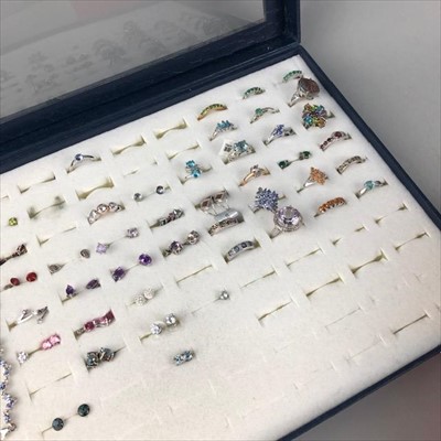 Lot 35 - A COLLECTION OF GEM SET JEWELLERY