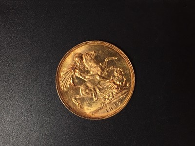 Lot 73 - A GOLD SOVEREIGN, 1887