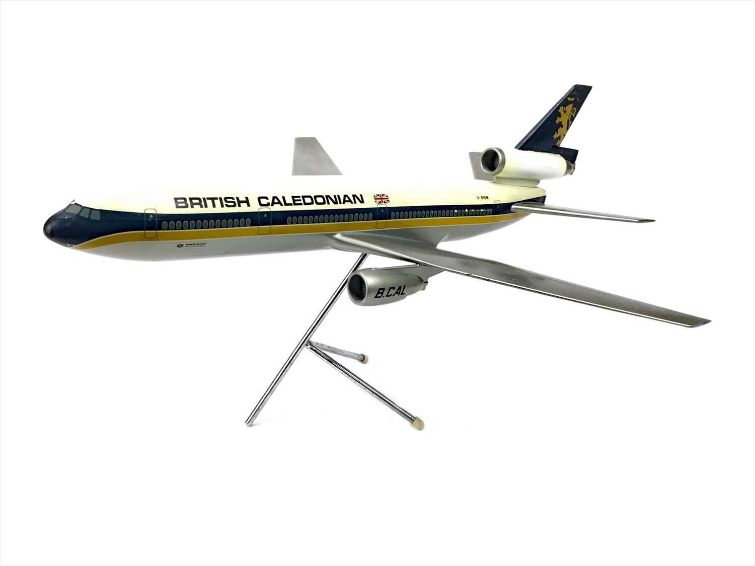 Lot 1359 - A BRITISH CALEDONIAN AIRWAYS DC-10 'ROBERT BURNS' MODEL AIRCRAFT