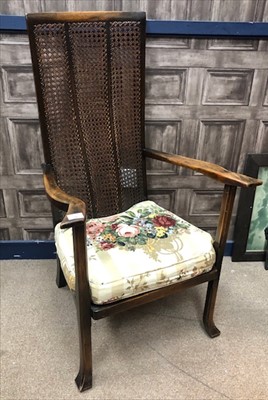 Lot 61 - AN ARTS & CRAFTS STYLE OPEN ELBOW CHAIR