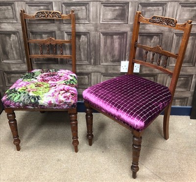 Lot 105 - A SET OF SIX VICTORIAN DINING CHAIRS