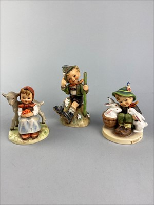 Lot 26 - A HUMMEL FIGURE OF MOUNTAINEER AND OTHER FIGURES