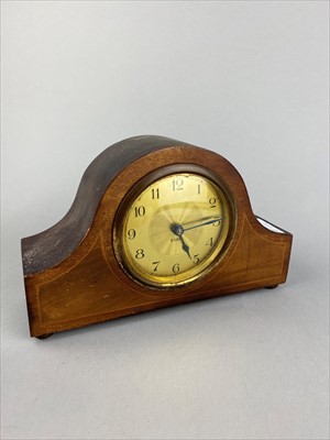 Lot 122 - A MINIATURE MAHOGANY MANTEL CLOCK AND A COLLECTION OF BRASS WARE
