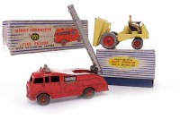 Lot 1274 - DINKY 955 FIRE ENGINE WITH EXTENDING LADDER...