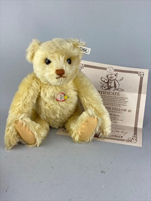 Lot 143 - A STEIFF REPLICA 'MUSICAL BEAR YELLOW 40' 1928 LIMITED EDITION