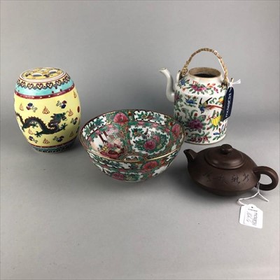 Lot 166 - A CHINESE TEAPOT AND OTHER CERAMICS