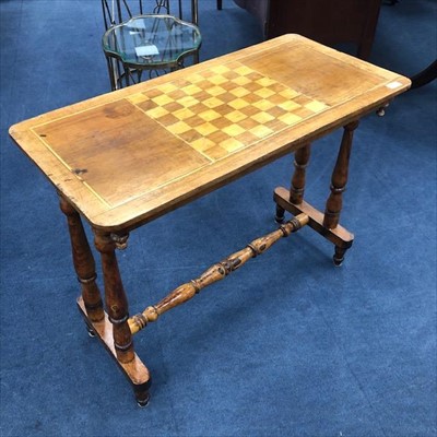 Lot 334 - A VICTORIAN CHESS TABLE