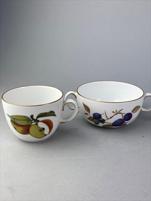 Lot 345 - A ROYAL WORCESTER EVESHAM PATTERN PART DINNER SERVICE
