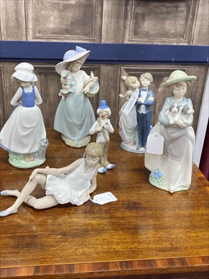 Lot 512 - A LOT OF LLADRO AND NAO FIGURES