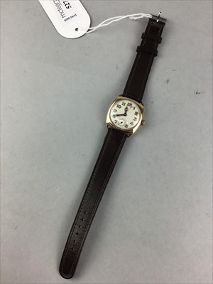 Lot 527 - A VINTAGE GENTS GOLD PLATED CUSHION SHAPED WRIST WATCH