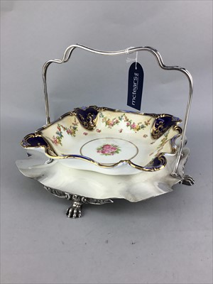 Lot 536 - A GEORGE JONES CRESCENT CHINA CERAMIC COMPORT AND OTHER ITEMS