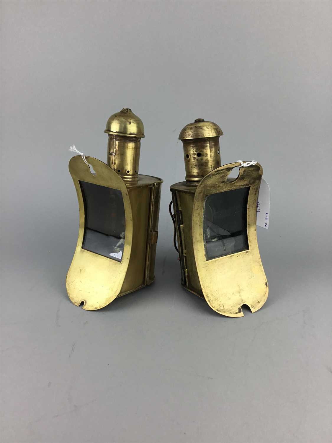 Lot 149 - A LOT OF TWO BRASS OIL LAMPS