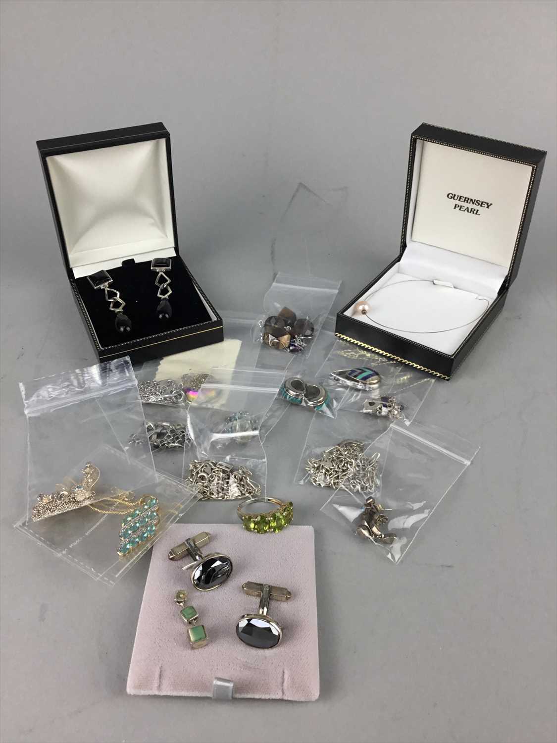 Lot 1 - A LOT OF MOSTLY SILVER JEWELLERY